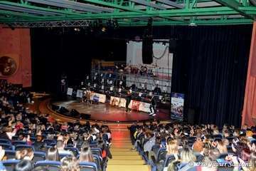 Acto de presentación de la murga teldense Los Nietos de Sarymanchez en el Teatro Víctor Jara de Vecindario (Foto Francisco Javier Santana)